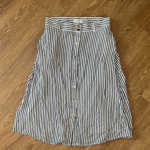 LOFT Striped Navy and White Button-Down Skirt - Picture 1 of 3